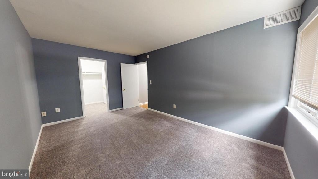901 Woodson Road - Photo 5