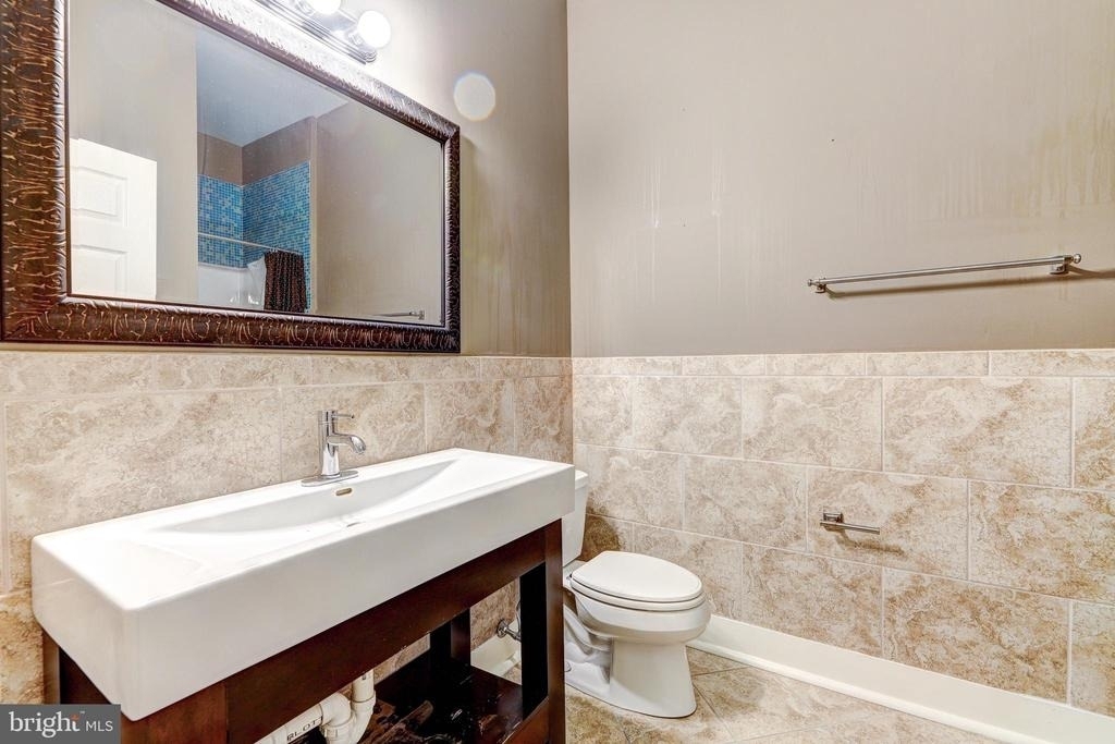 1724 Fleet Street - Photo 14