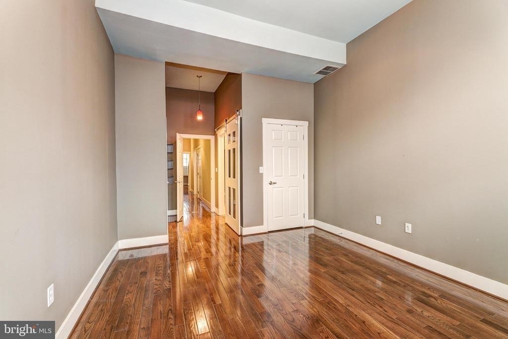 1724 Fleet Street - Photo 17