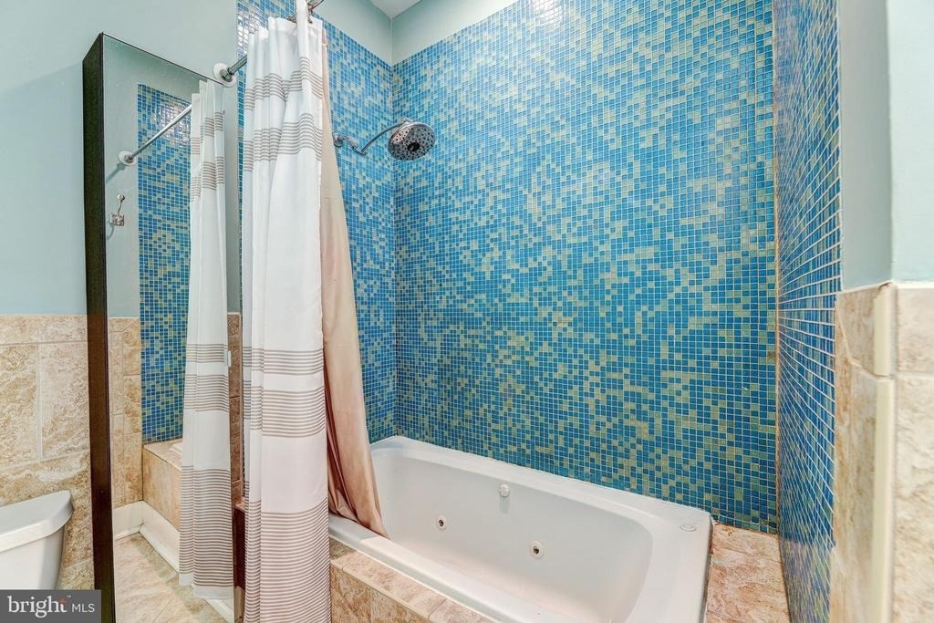 1724 Fleet Street - Photo 20