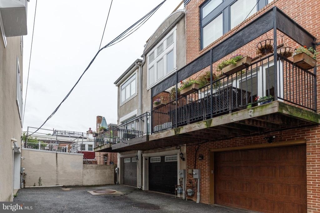 1724 Fleet Street - Photo 25