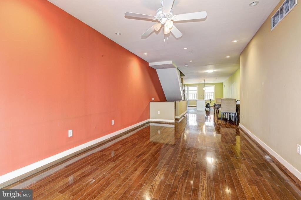 1724 Fleet Street - Photo 6
