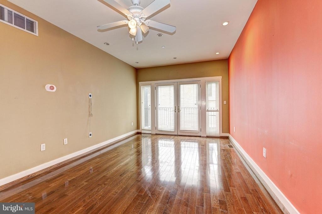 1724 Fleet Street - Photo 5