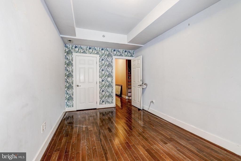 1724 Fleet Street - Photo 3