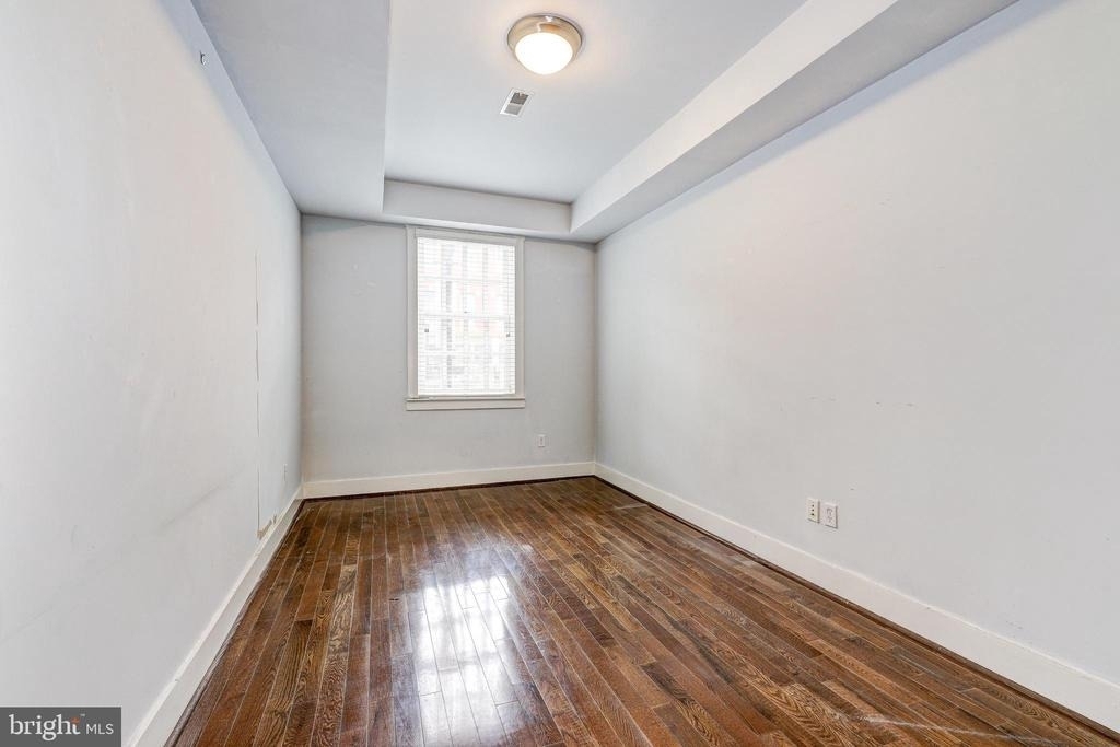 1724 Fleet Street - Photo 2