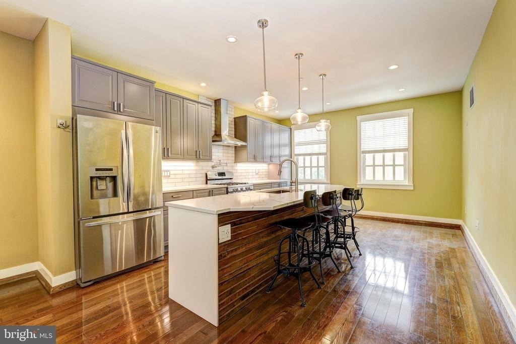 1724 Fleet Street - Photo 9