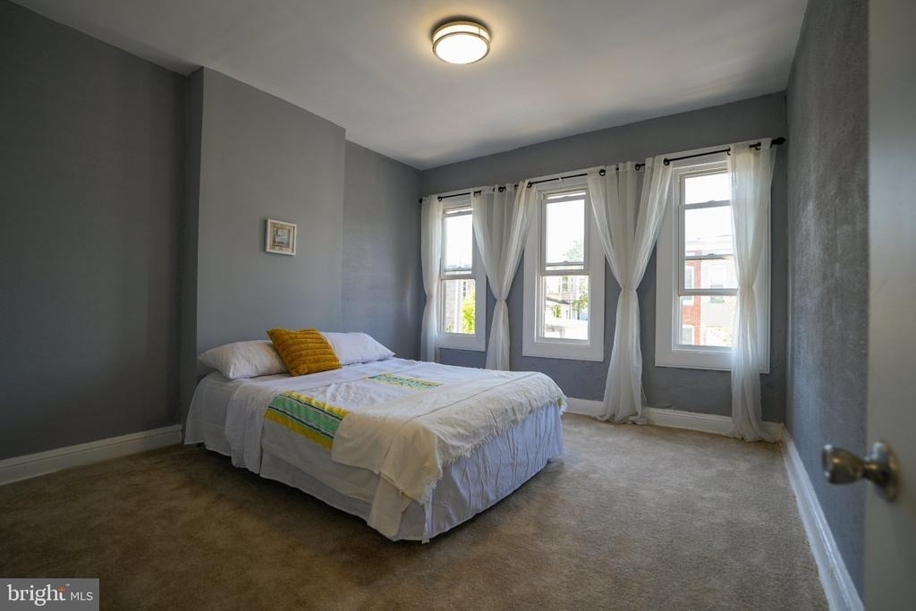 1603 E Lanvale Street - Photo 0