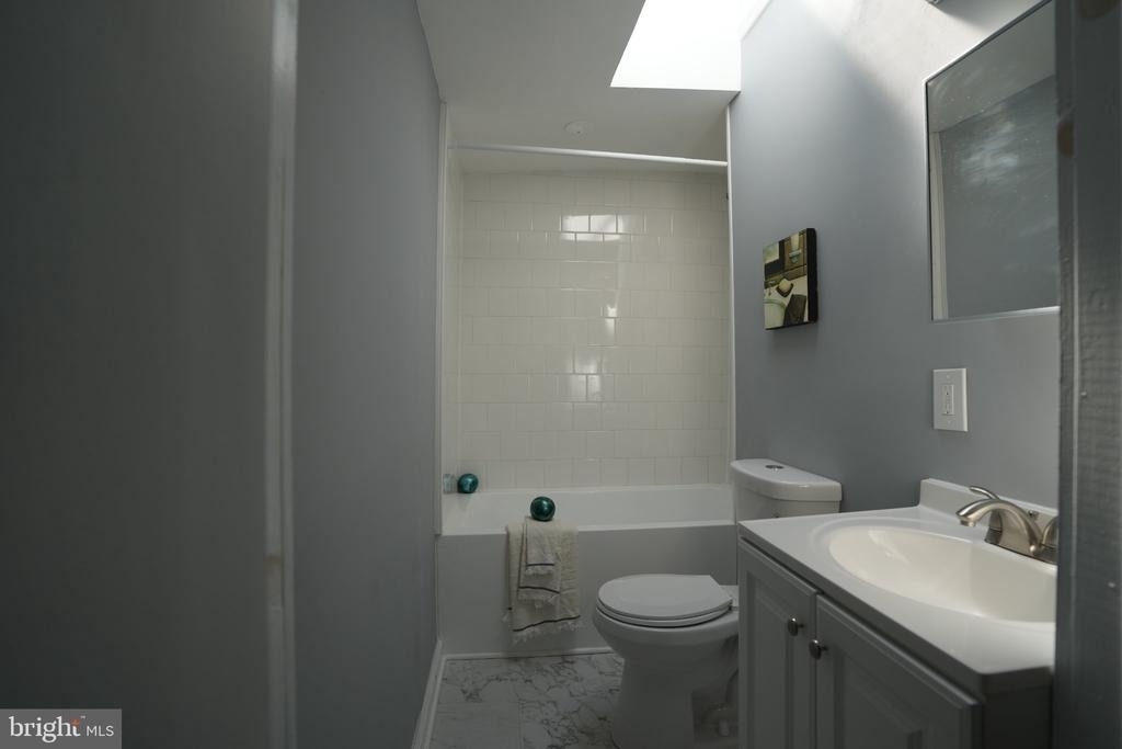 1603 E Lanvale Street - Photo 3