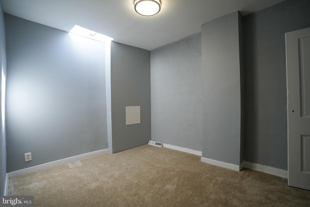 1603 E Lanvale Street - Photo 1
