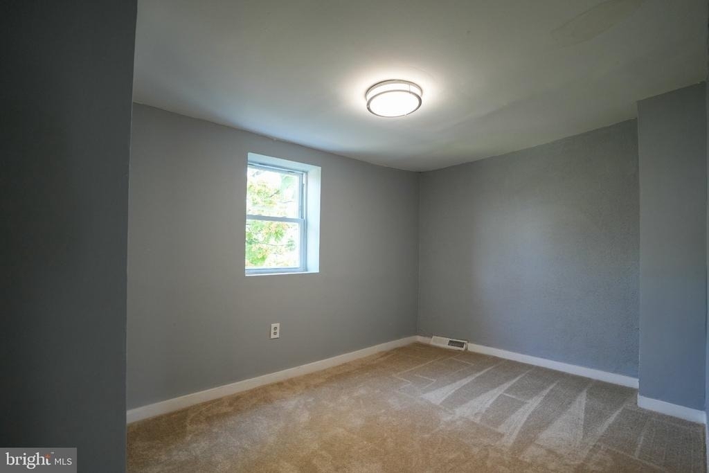 1603 E Lanvale Street - Photo 2