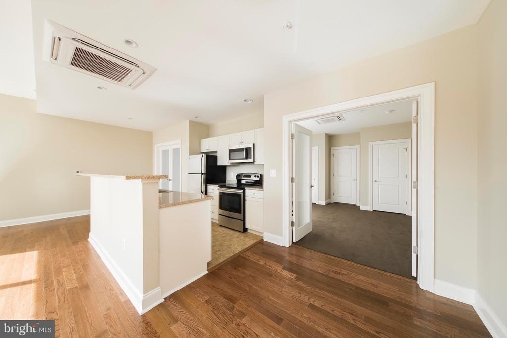 521 Saint Paul Street - Photo 32