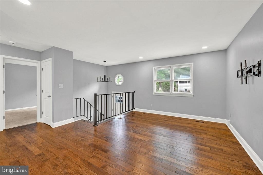 531 Kenmore Road - Photo 3