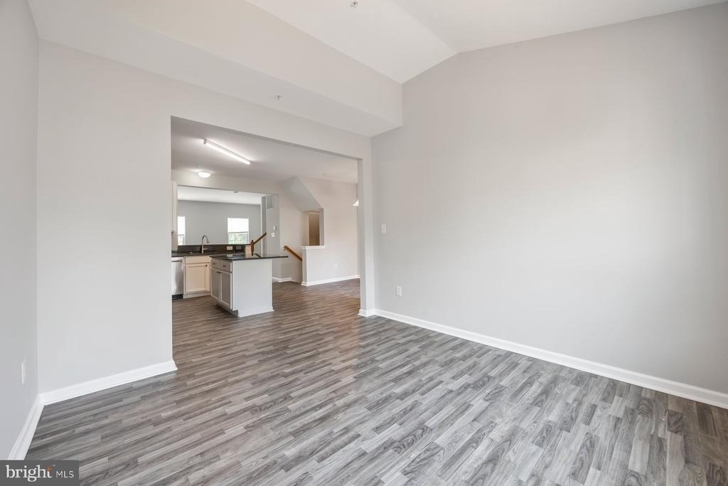 947 Chase Walk - Photo 9