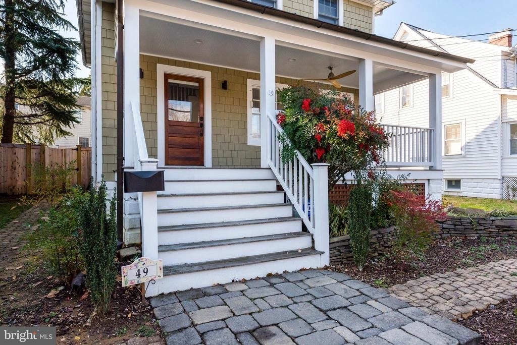 49 Amos Garrett Boulevard - Photo 3