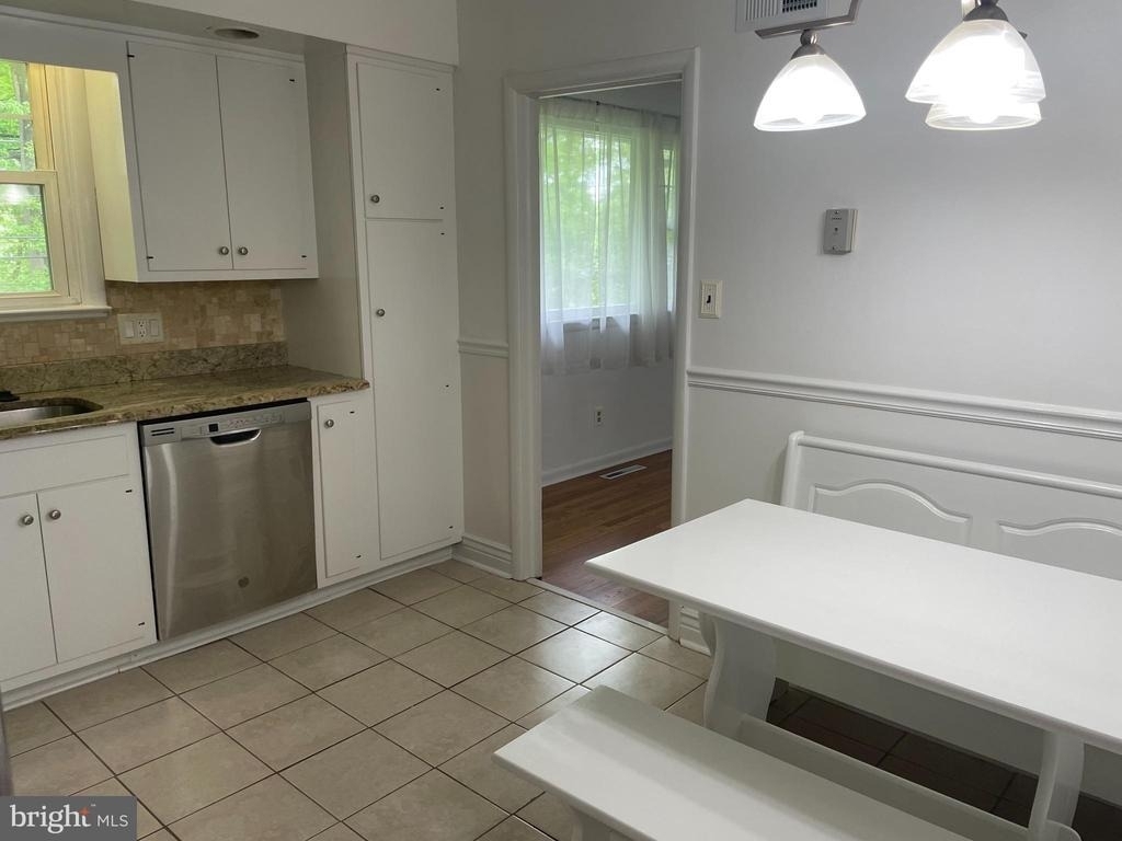 202 Alders Drive - Photo 4
