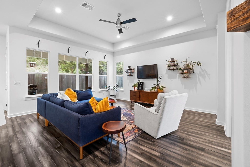 706 Stow Dr - Photo 1