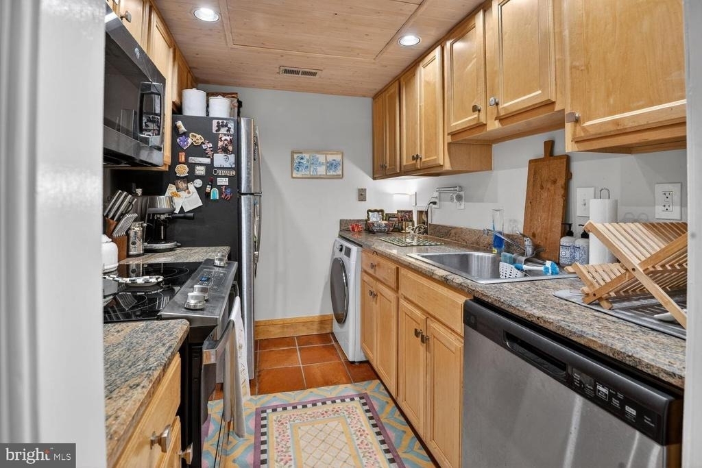 4605 Macarthur Boulevard Nw - Photo 4