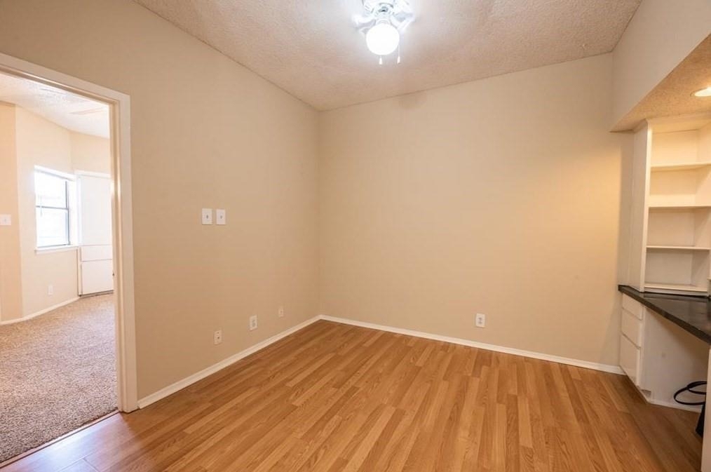2818 Nueces St - Photo 4