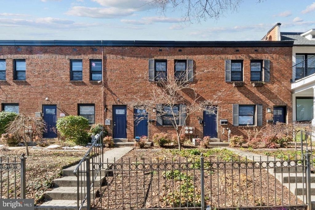 123 17th Street Se - Photo 18