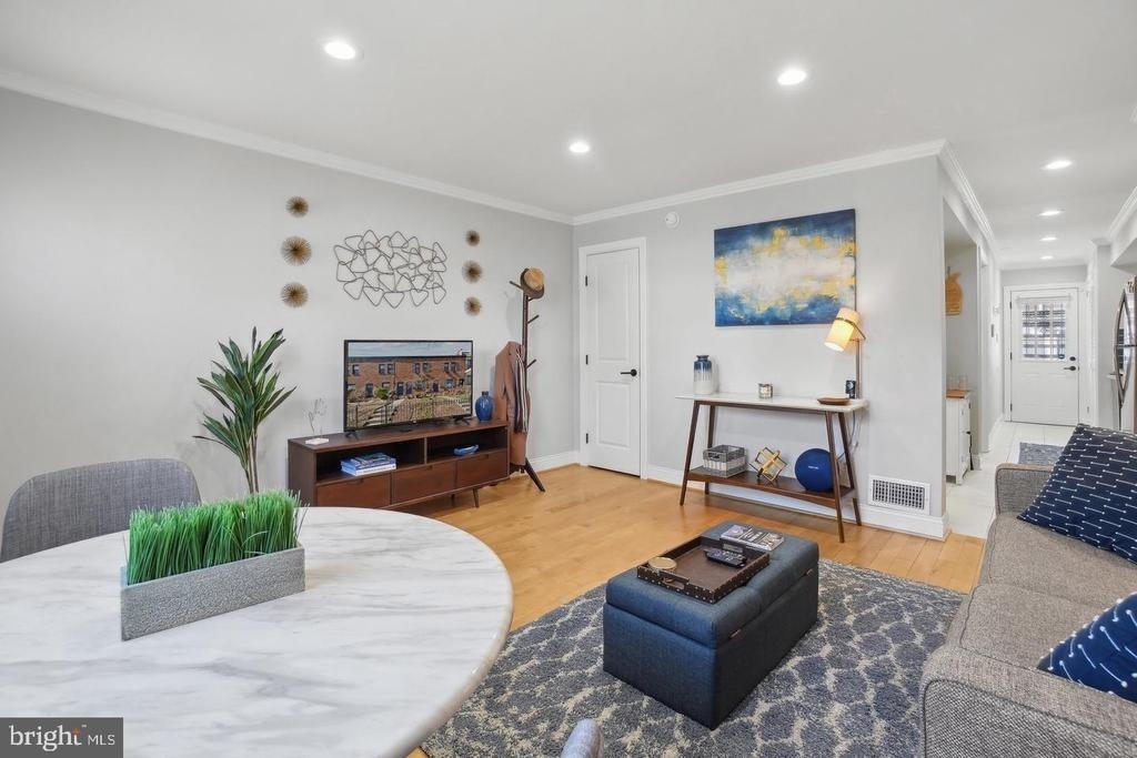 123 17th Street Se - Photo 1