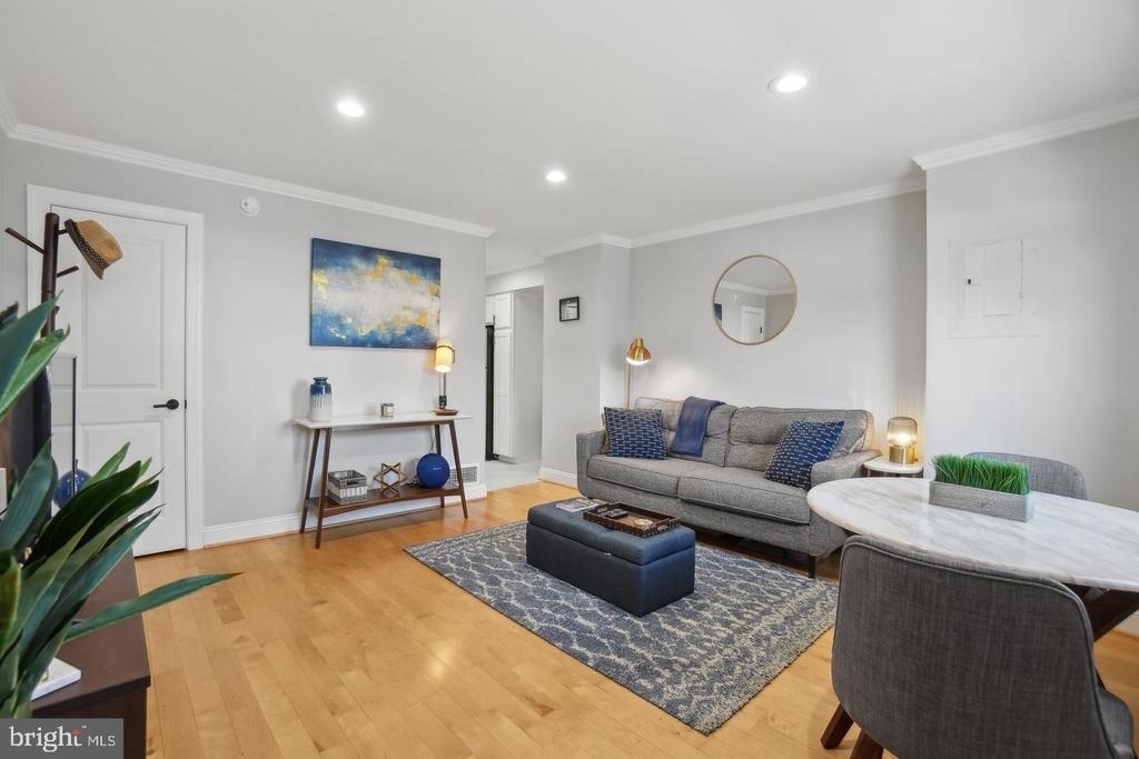 123 17th Street Se - Photo 2