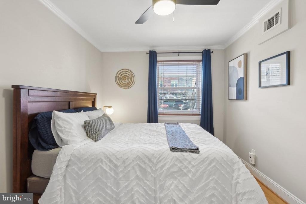 123 17th Street Se - Photo 9