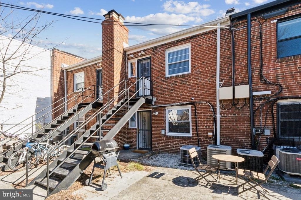 123 17th Street Se - Photo 15
