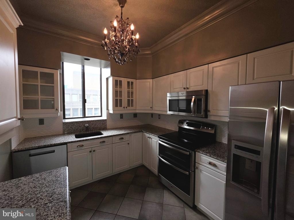 1200 23rd Nw - Photo 4