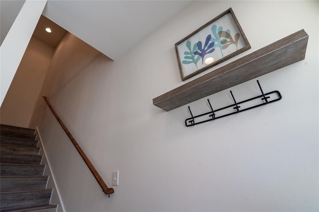 4702 Leslie Ave - Photo 14