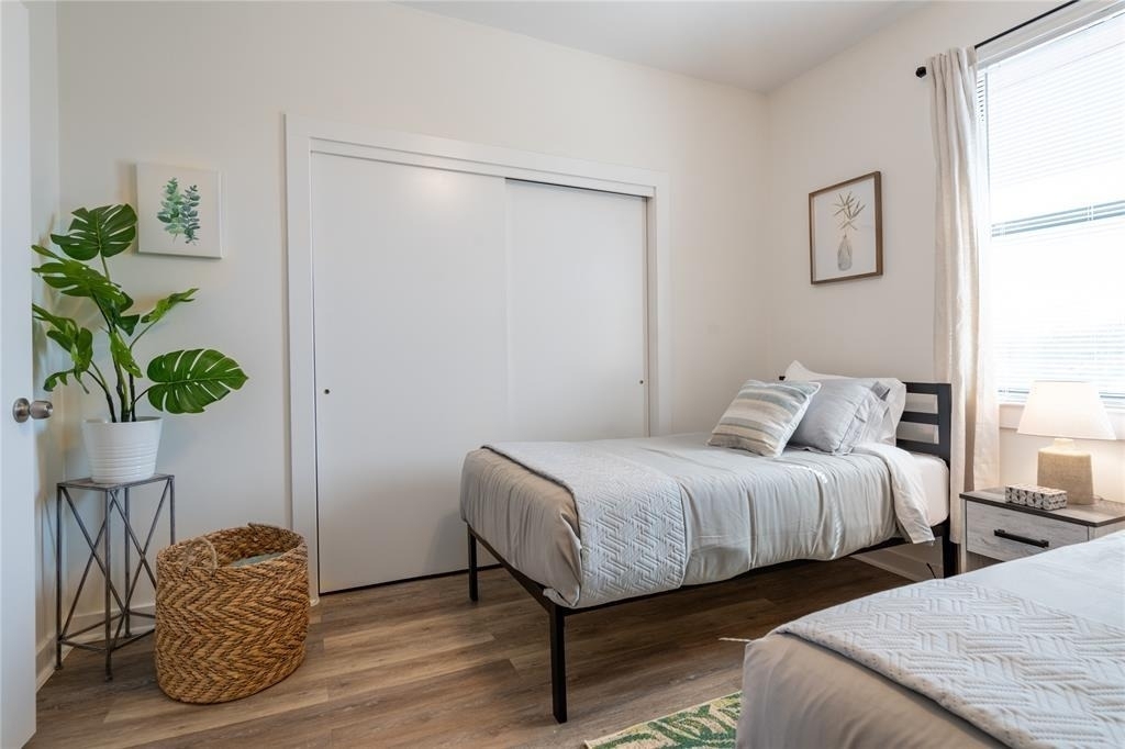 4702 Leslie Ave - Photo 26