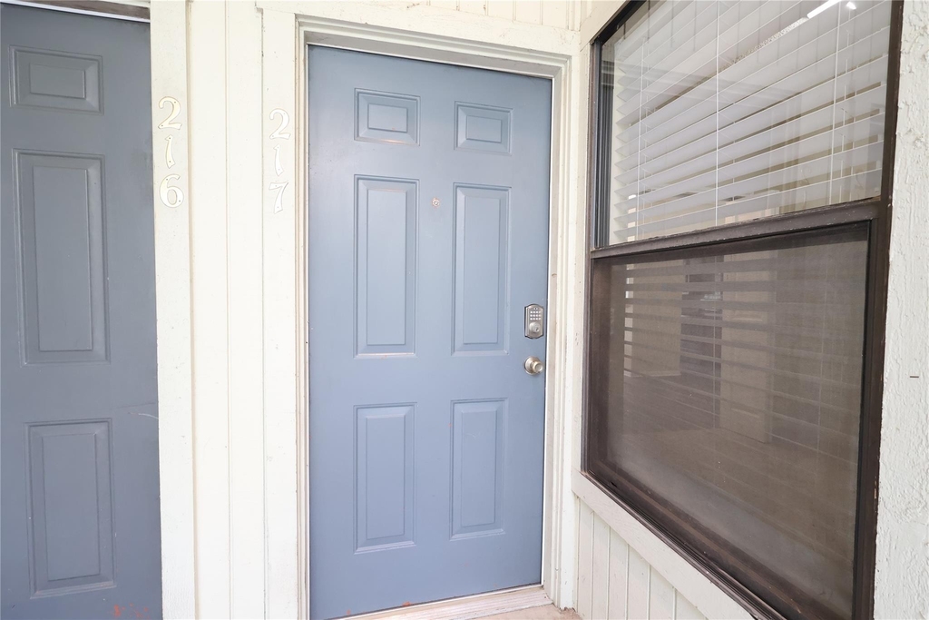 3840 Far West Blvd - Photo 16