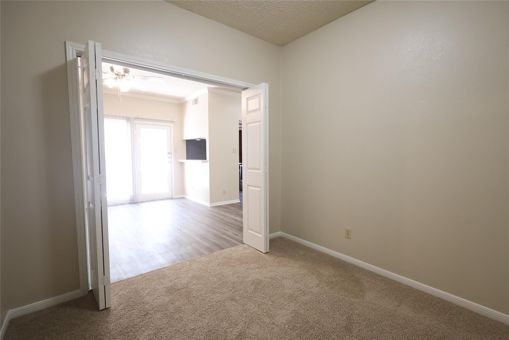 3840 Far West Blvd - Photo 4