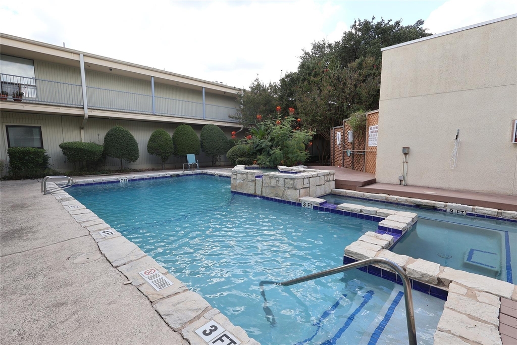 3840 Far West Blvd - Photo 17