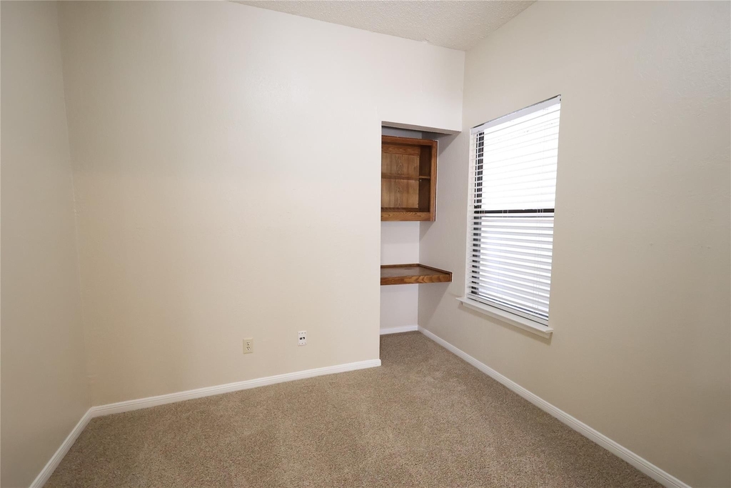 3840 Far West Blvd - Photo 3