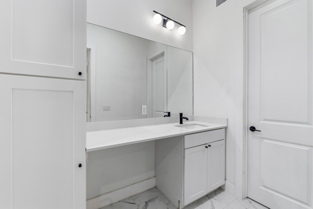 5010 Baker St - Photo 14