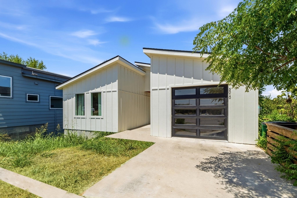 5010 Baker St - Photo 1