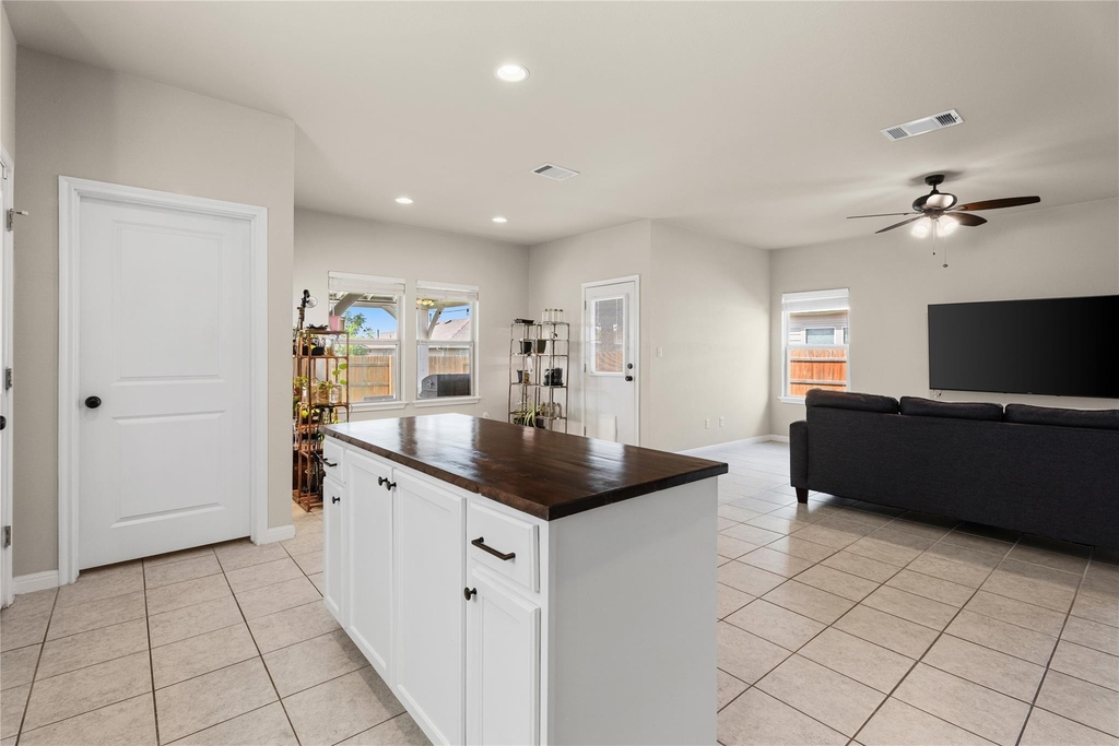237 Driftwood Ln - Photo 10