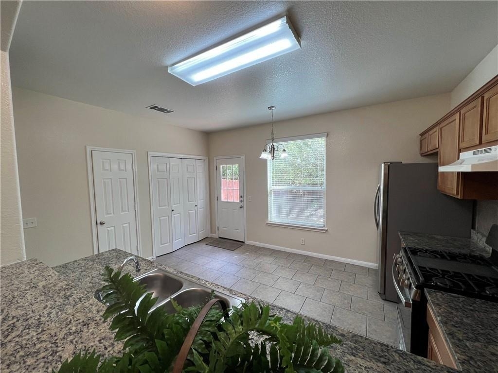 2400 Allred Dr - Photo 7