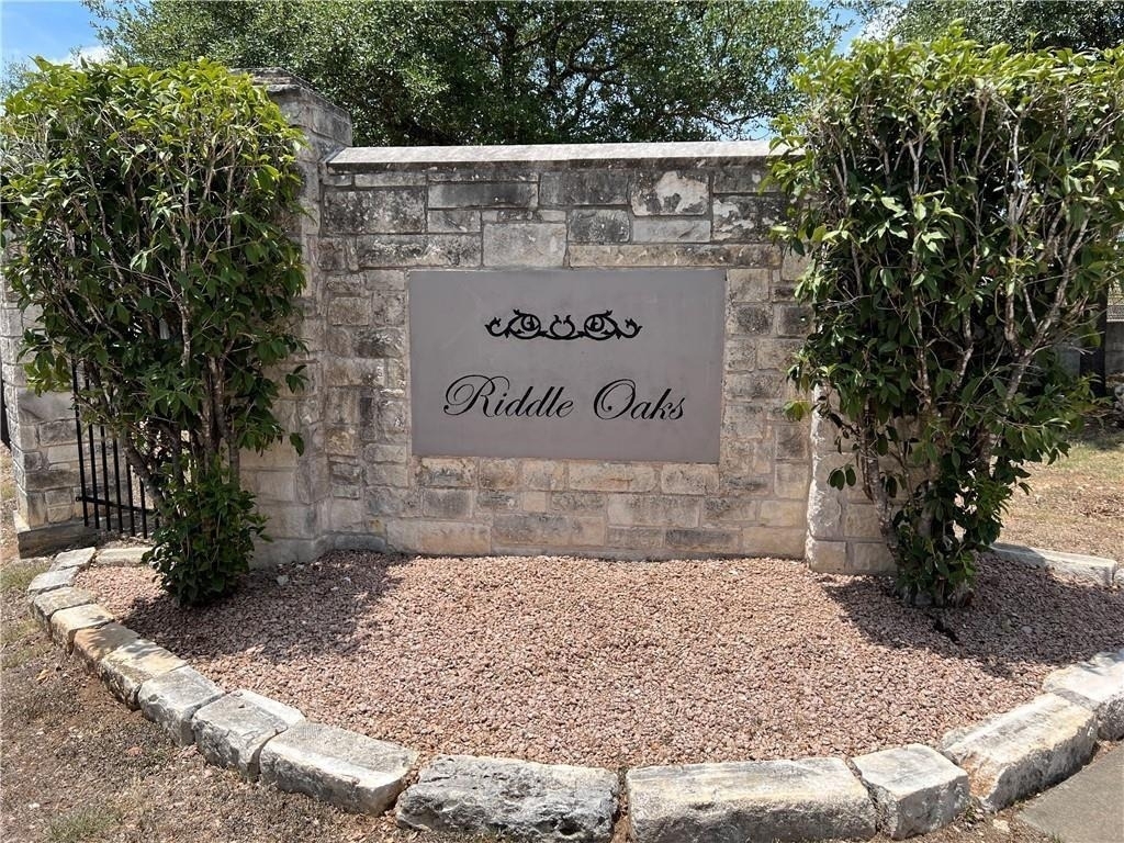 2400 Allred Dr - Photo 2