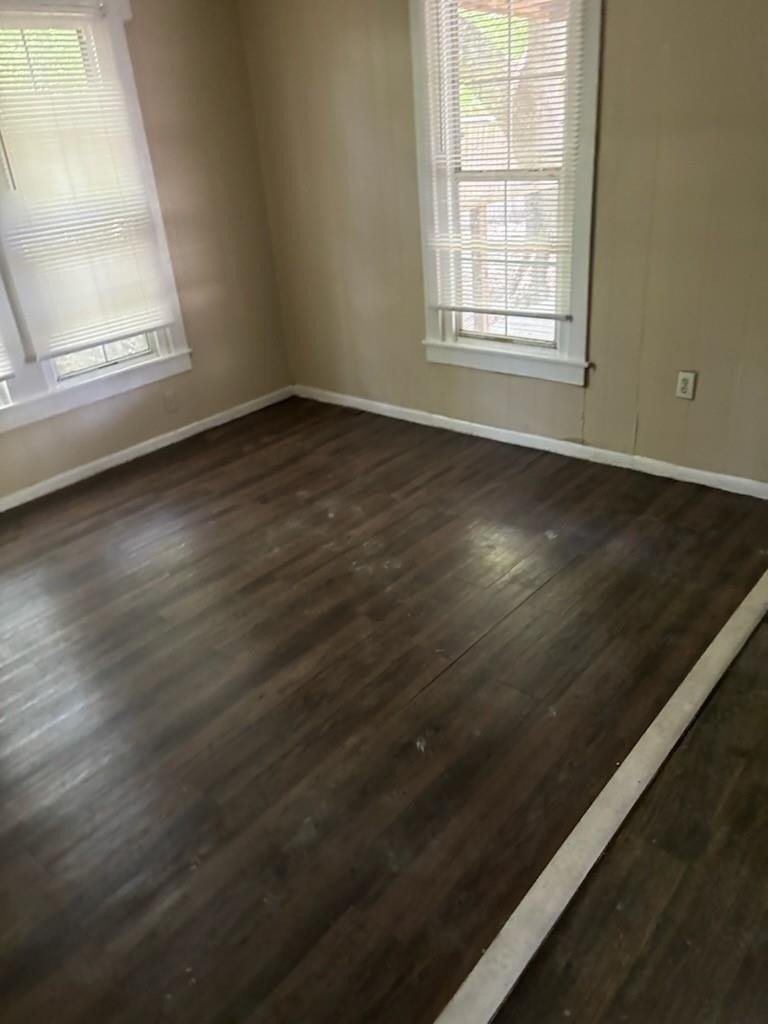 111 White Oak St - Photo 2