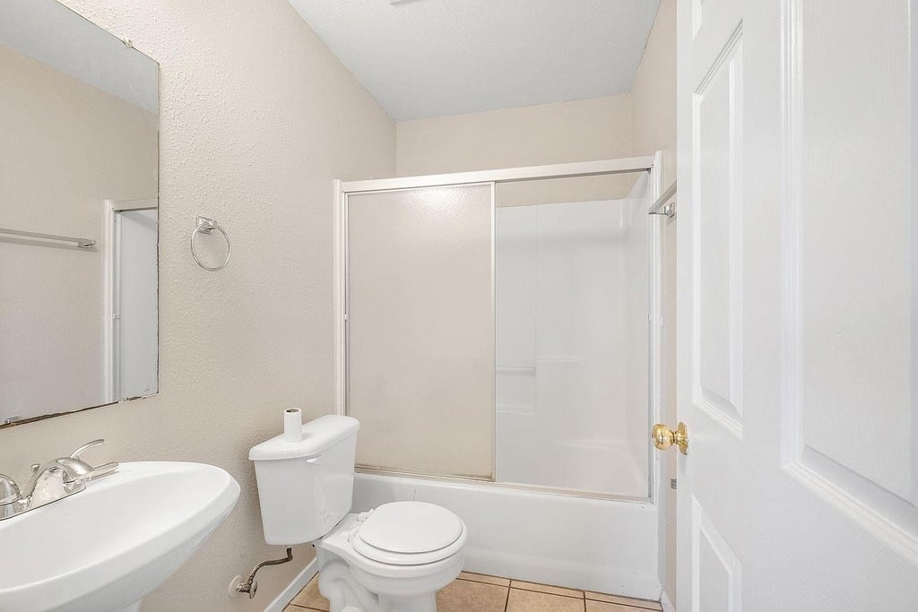 2214 Katy Ln - Photo 12