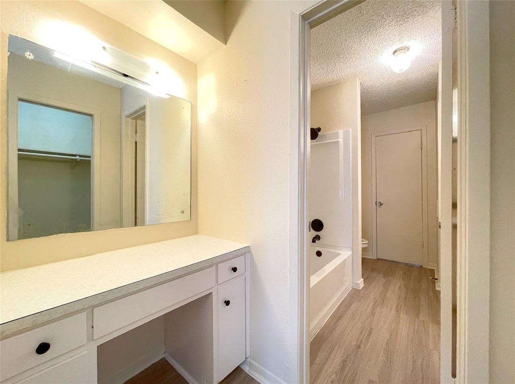 902 N Meadows Dr - Photo 10