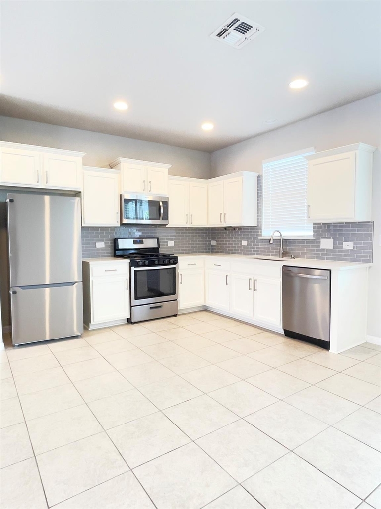 363 Eagle Brook Ln - Photo 2