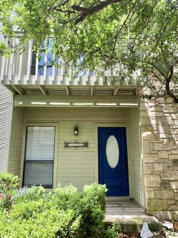 4404 Travis Country Cir - Photo 0