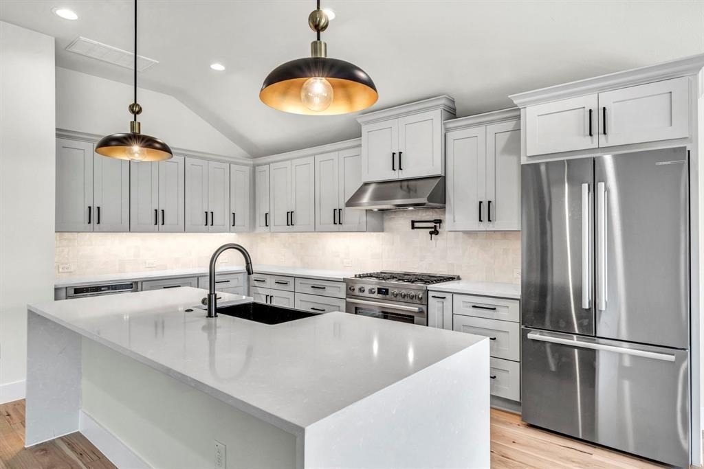 8209 Polar Dr - Photo 9