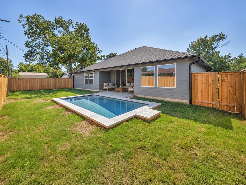 8209 Polar Dr - Photo 3