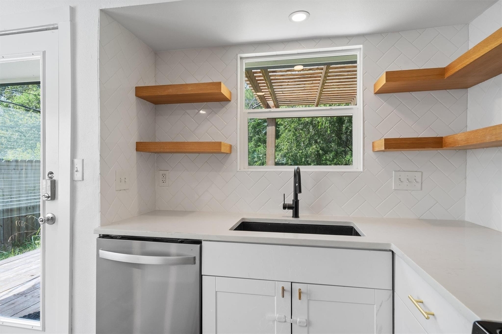 3307 Oak Aly - Photo 6