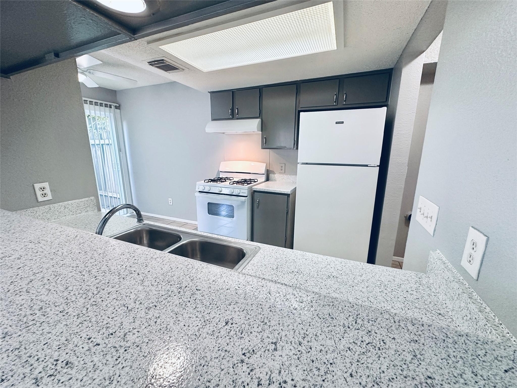 5305 Woodland Oaks Ct - Photo 4