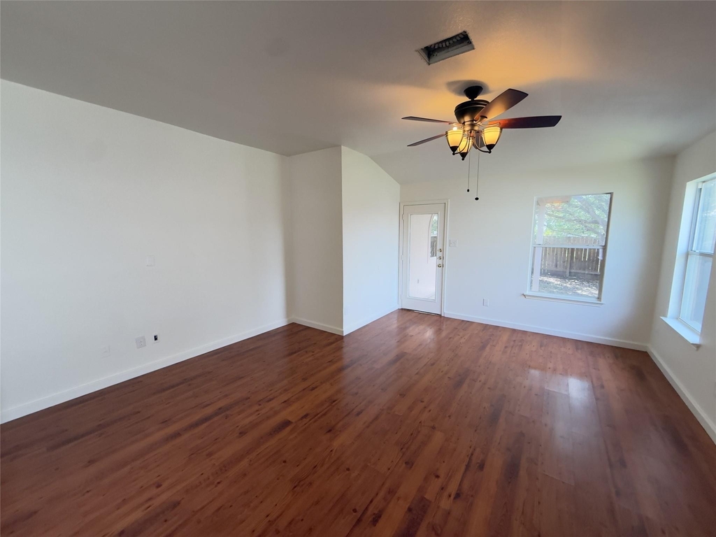 339 Oxford Dr - Photo 2