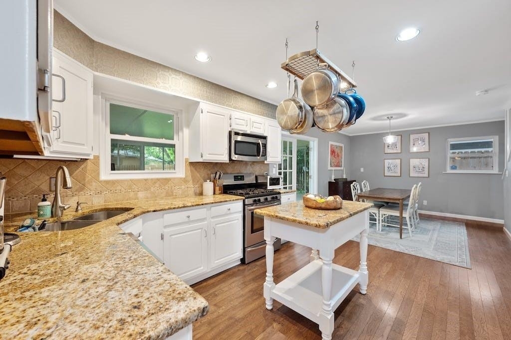 2609 Friar Tuck Ln - Photo 8